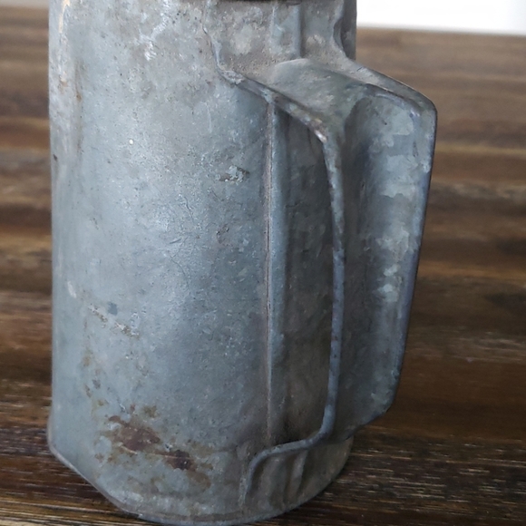 Vintage Dover 1 Quart oil can - Picture 4 of 9